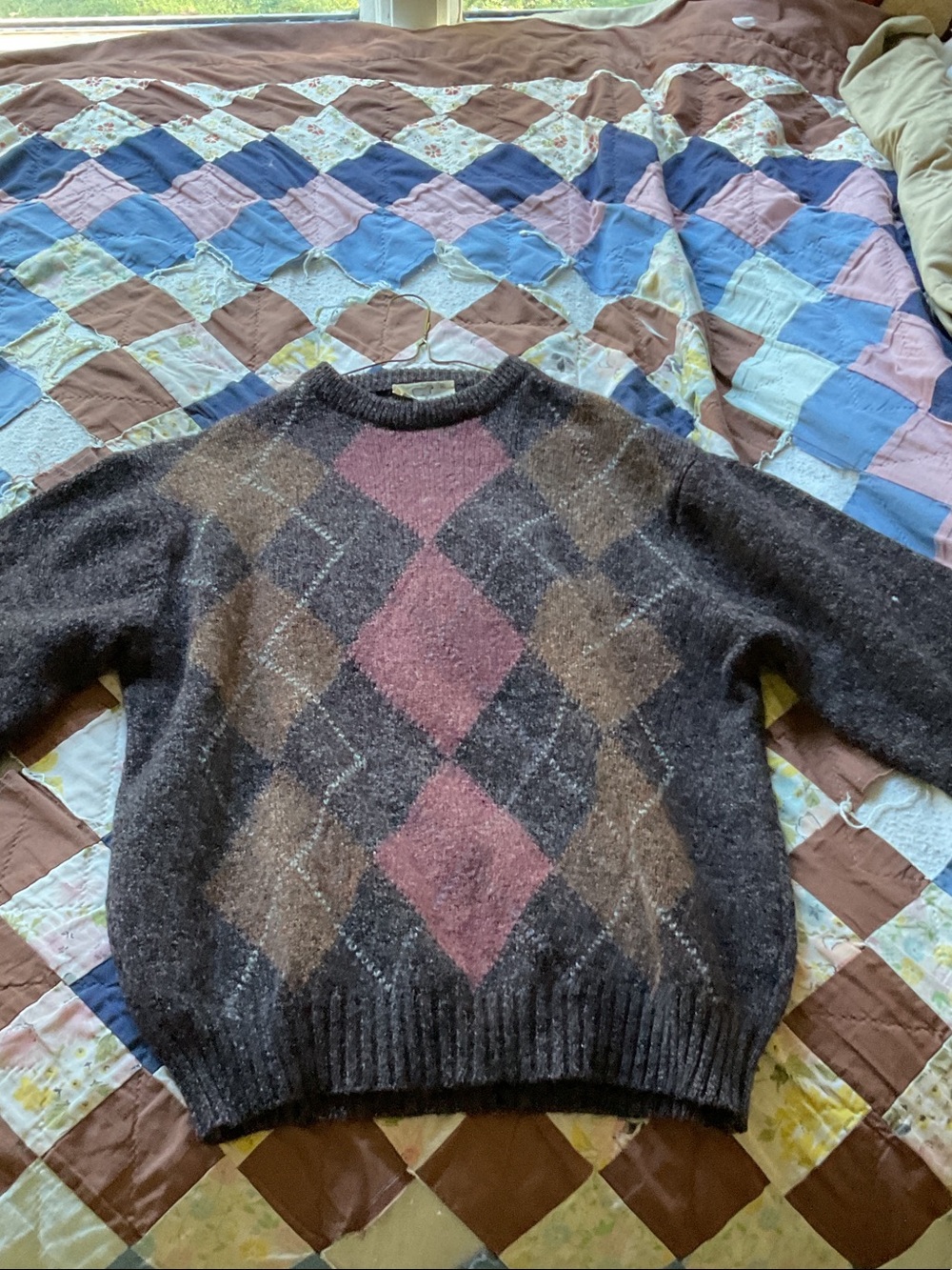 %100 wool Fall sweater Argyle Crewneck Sweater - Dark Brown & Burgundy